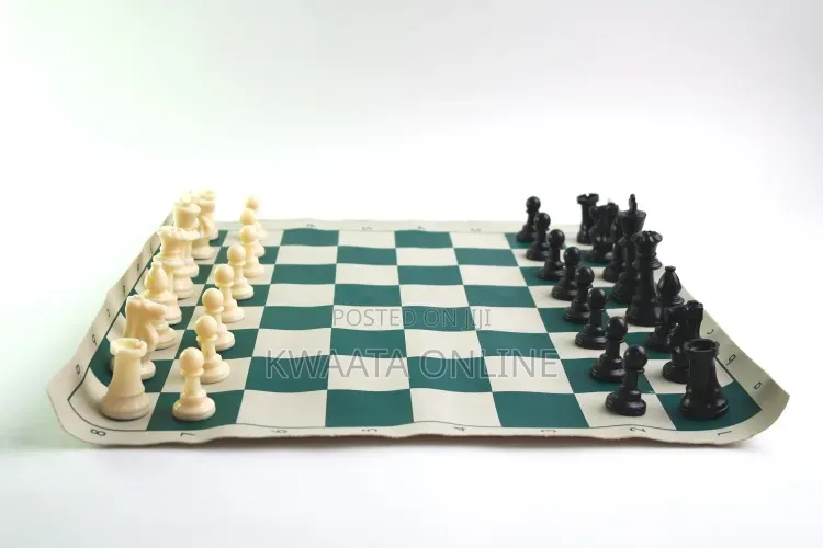 50cmx 50cm Professional Vinyl Chess Set With 2 Extra Queens/Chess Bag