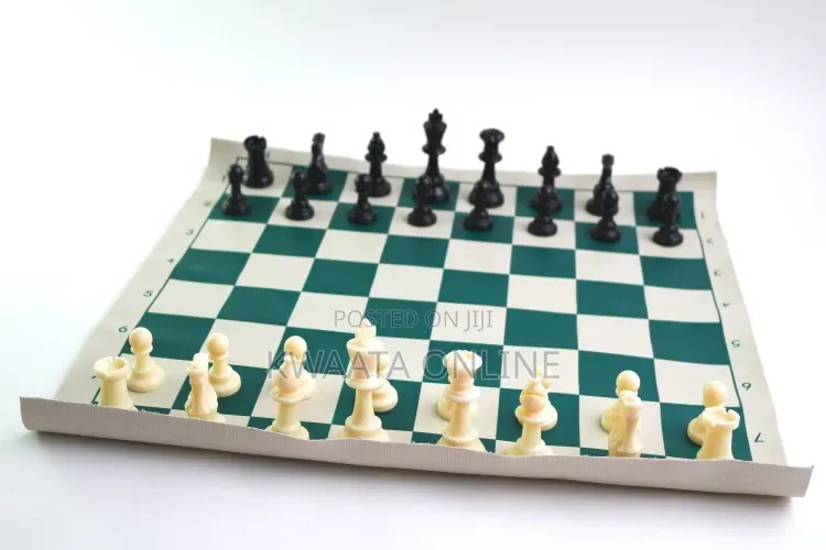 50cmx 50cm Professional Vinyl Chess Set With 2 Extra Queens/Chess Bag
