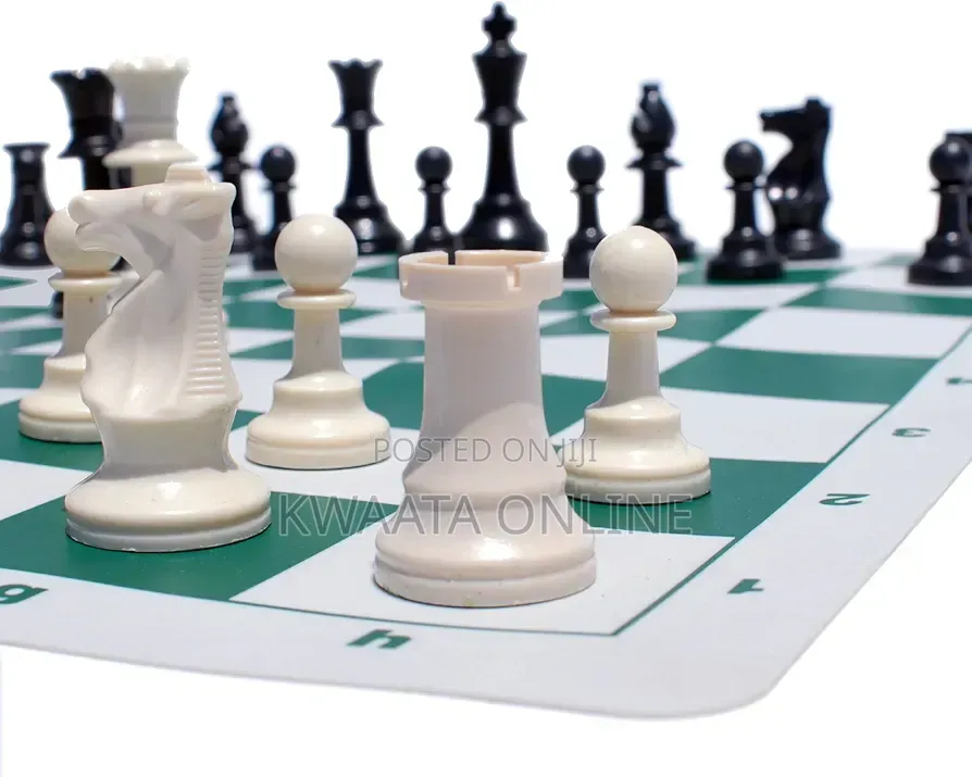 50cmx 50cm Professional Vinyl Chess Set With 2 Extra Queens/Chess Bag
