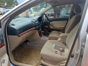Toyota Premio 2005 Silver