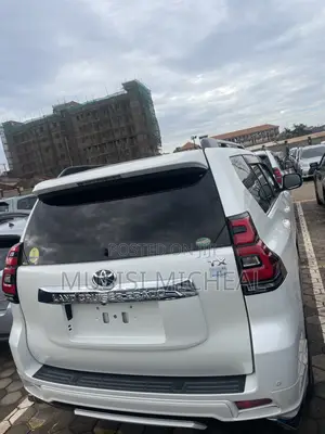 Toyota Land Cruiser Prado 2.8 2018 White