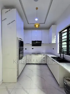 Mordern High Gloss Kitchen