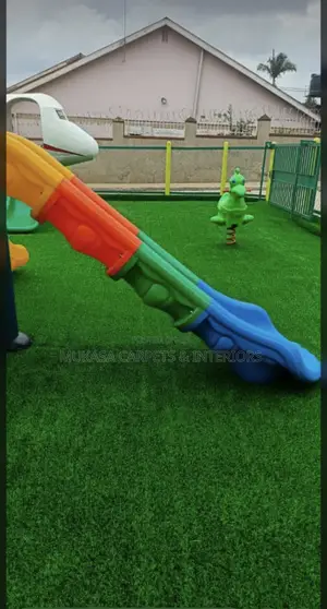 Outdoor Green Grass Carpet for Gardens Walkways