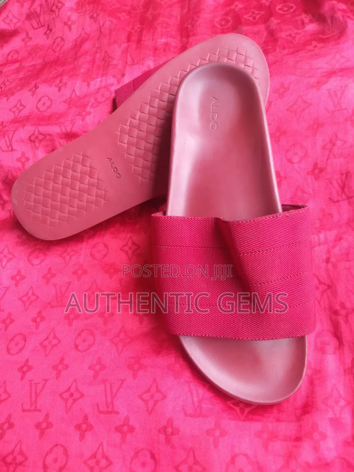 Authentic Aldo Slides
