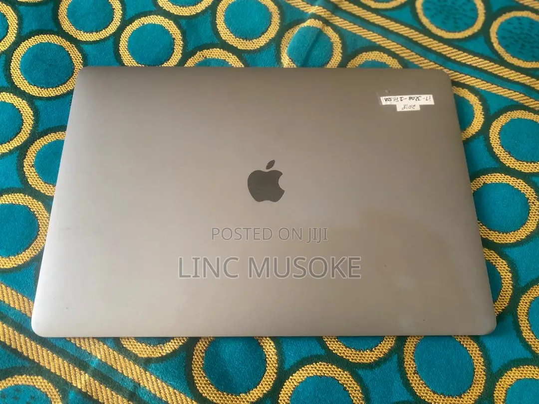 New Laptop Apple MacBook 2018 32GB Intel Core i7 SSHD+SSD 1T