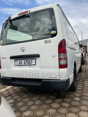 Toyota HiAce 2012 White