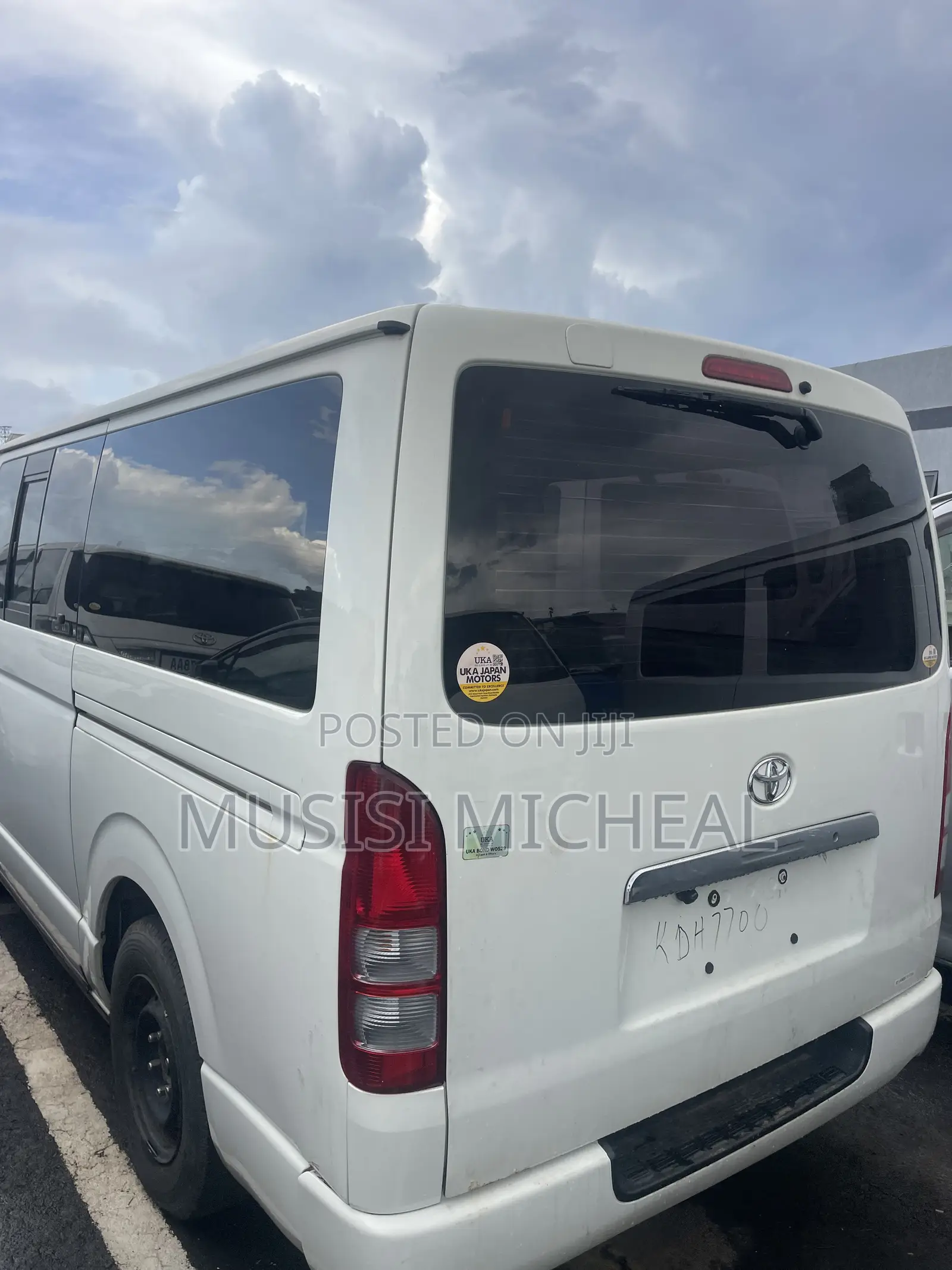 Toyota HiAce 2012 White