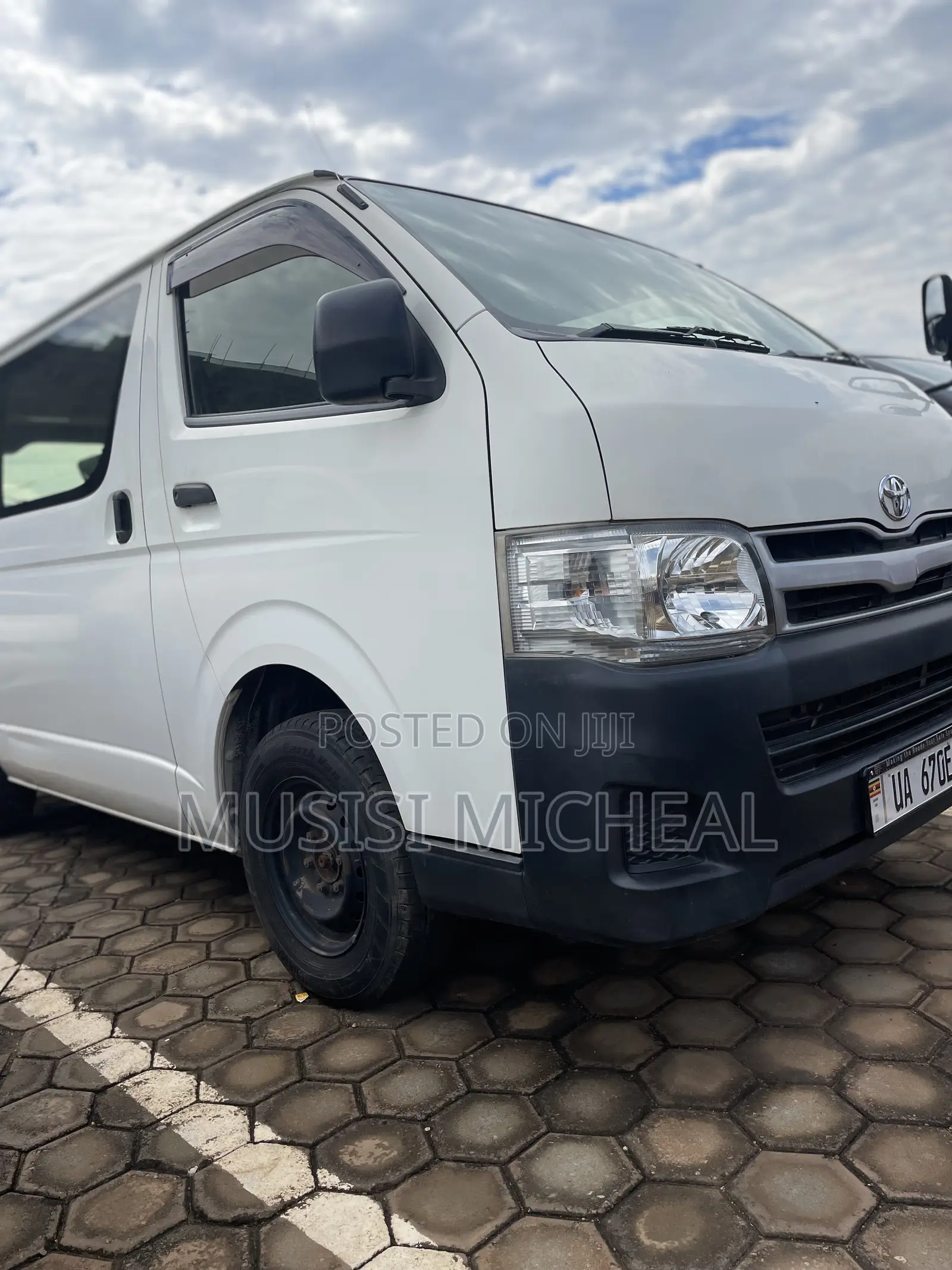 Toyota HiAce 2012 White