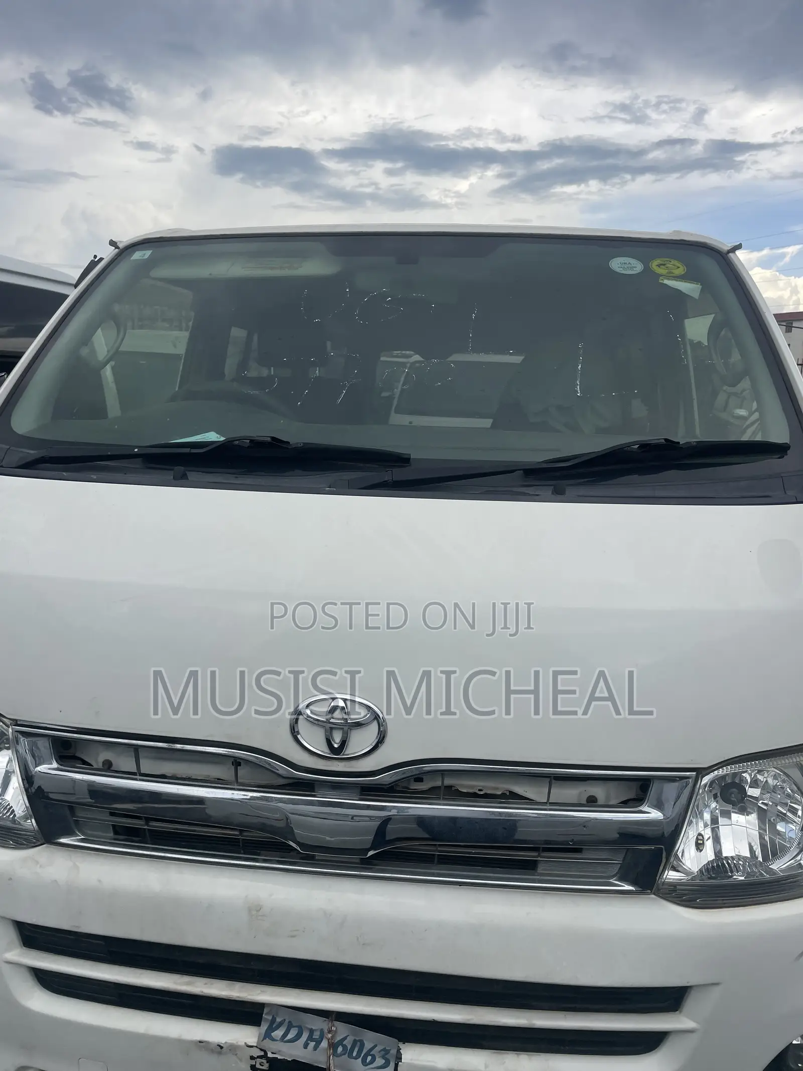 Toyota HiAce 2012 White