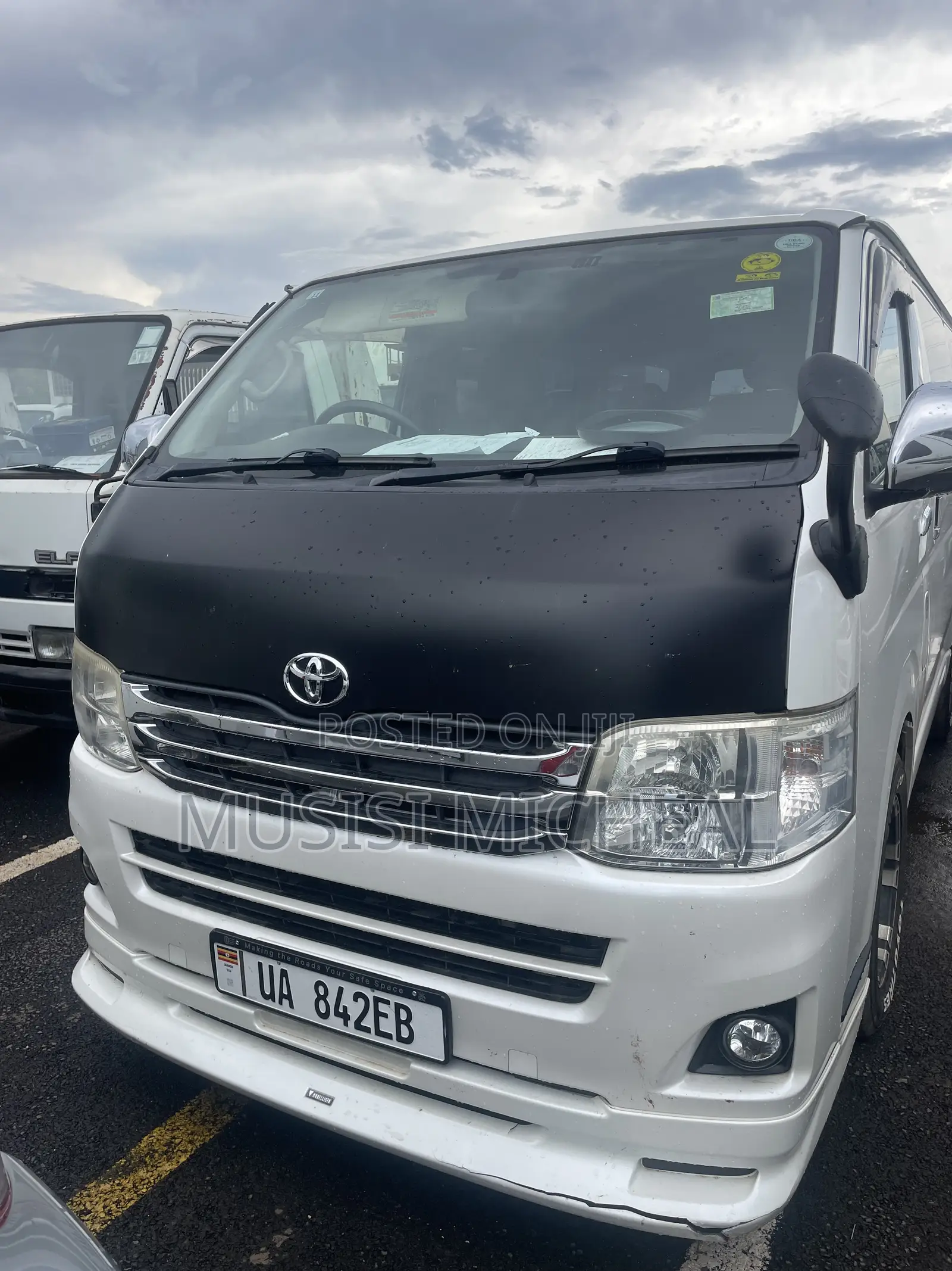 Toyota HiAce 2012 White