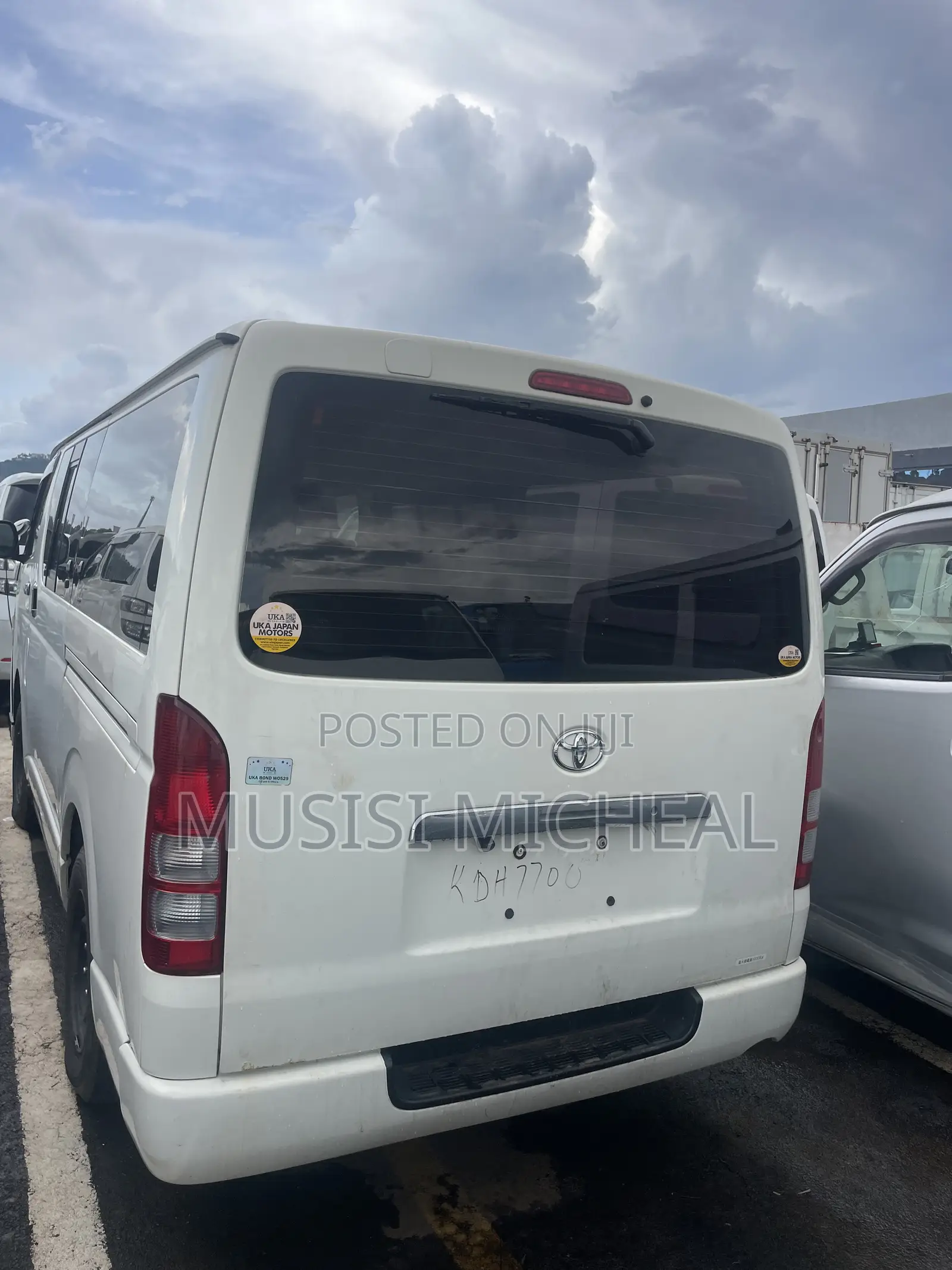 Toyota HiAce 2012 White