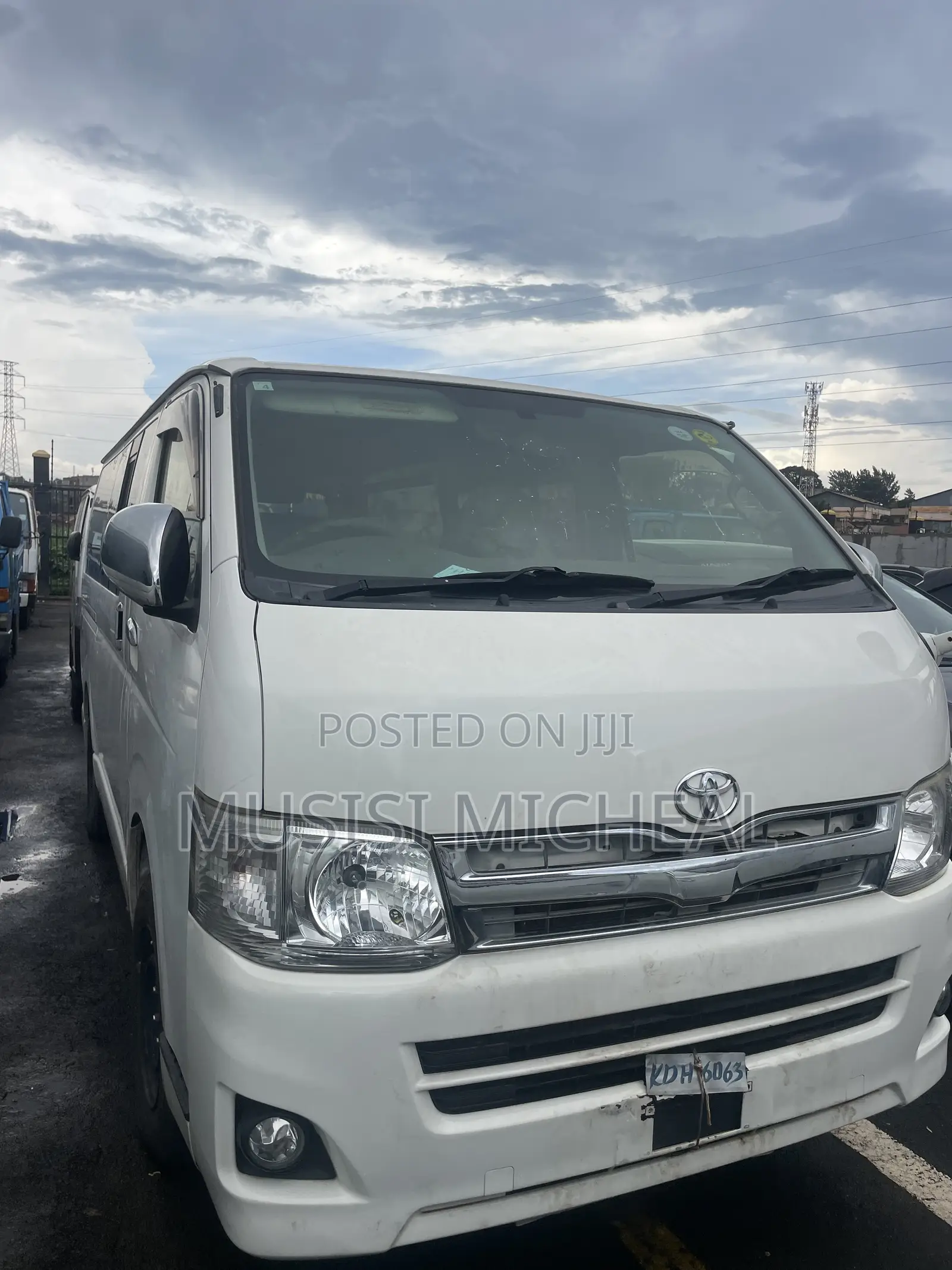 Toyota HiAce 2012 White