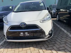 Toyota Sienta 1.5 Hybrid FWD (6-seater) 2017 White