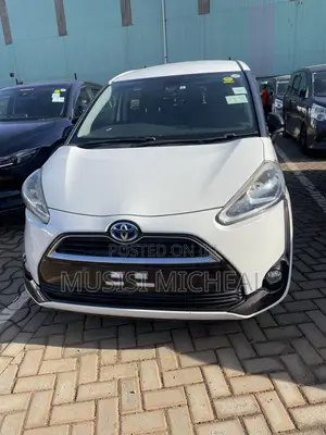 Toyota Sienta 1.5 Hybrid FWD (6-seater) 2017 White