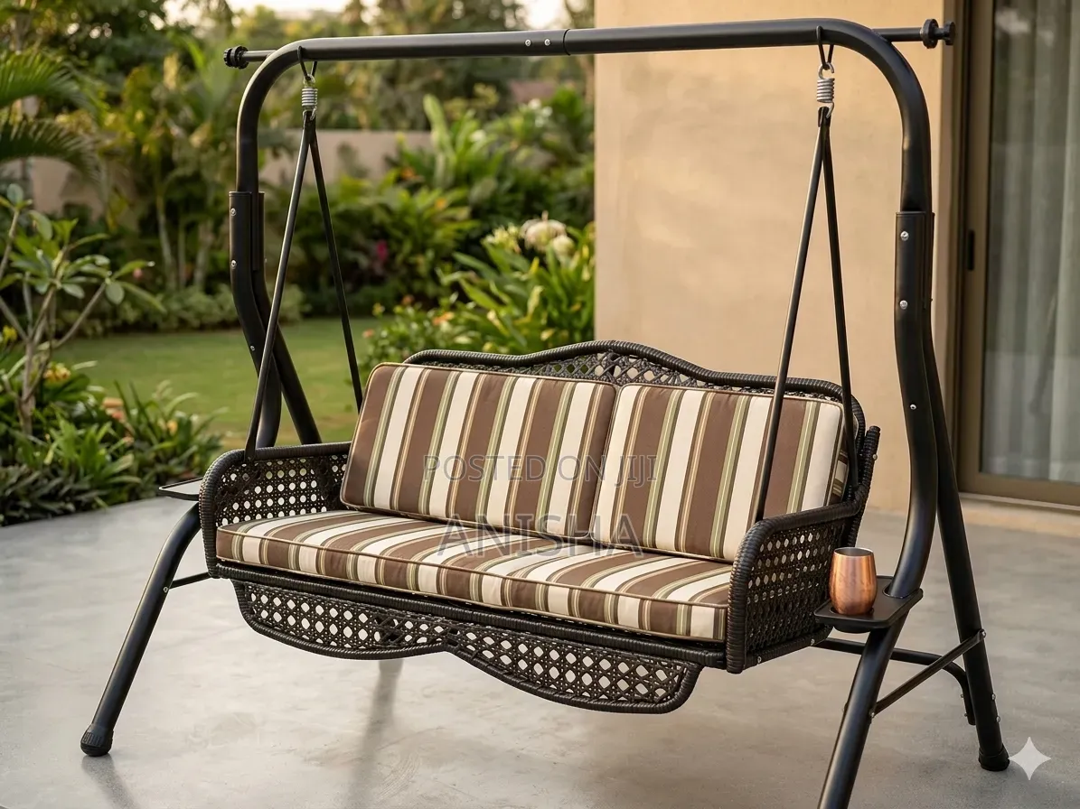 Luxury 2-Seater Woven Patio Swing