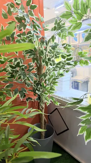 High-Quality Artificial Plant – Realistic Green Indoor Tree