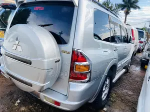 Mitsubishi Pajero 2004 Silver