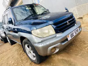 Mitsubishi Pajero IO 2005 Blue