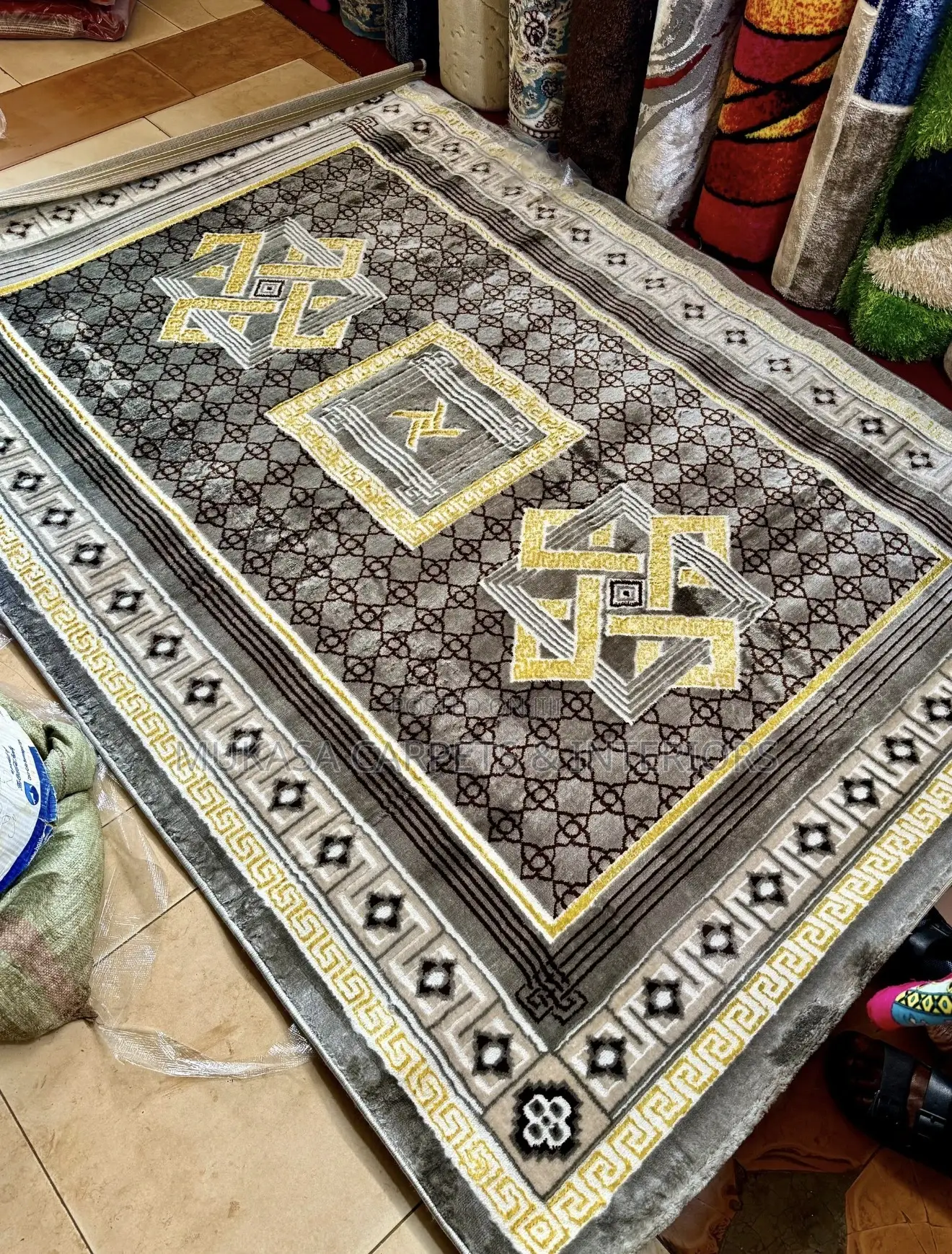 Modern Area Rug Carpet – Stylish Centrepiece