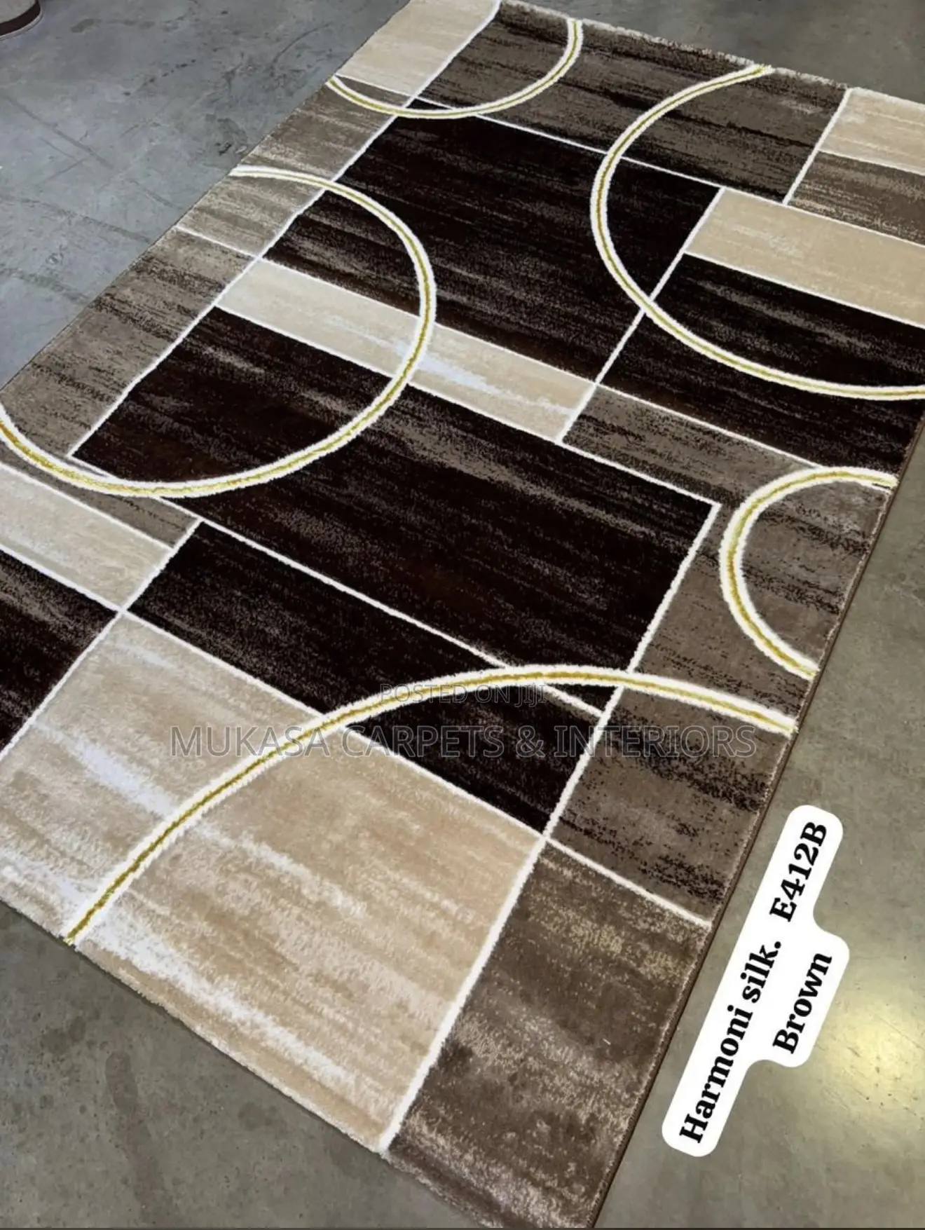Elegant Centre Rug Carpet – Modern Home Décor