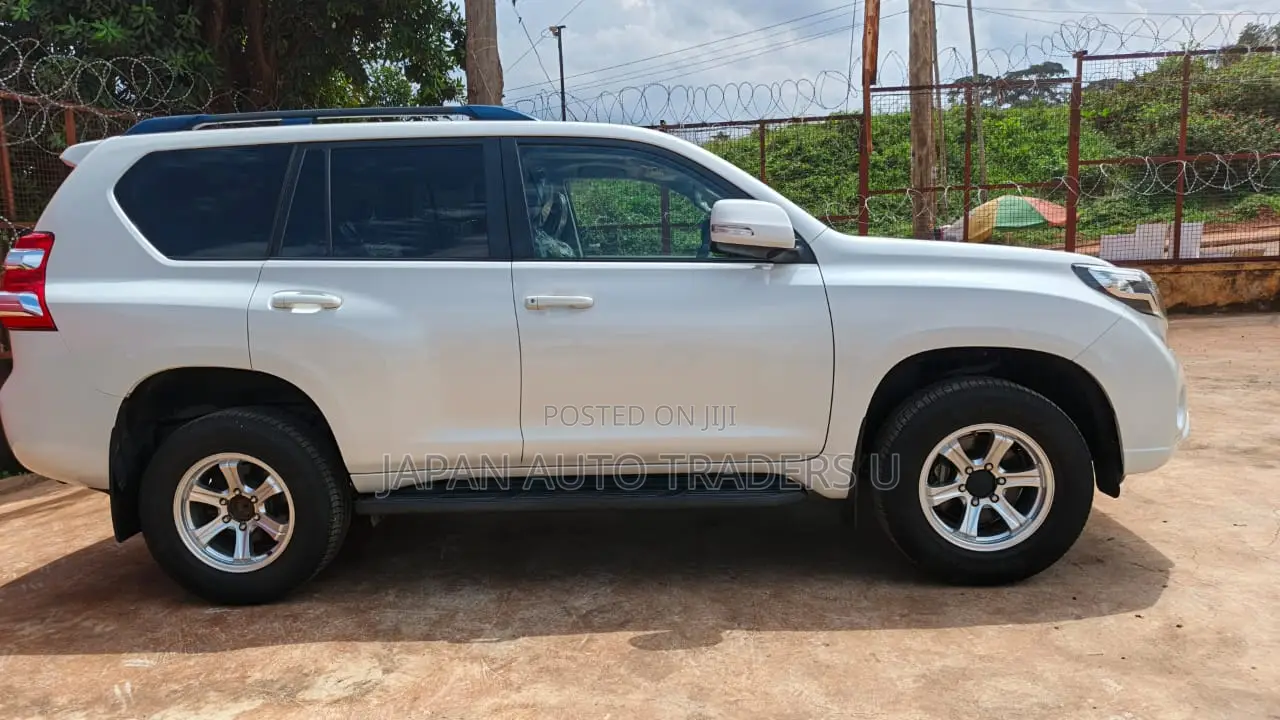 Toyota Land Cruiser Prado 2017 White