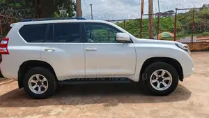 Toyota Land Cruiser Prado 2017 White