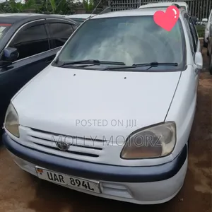 Toyota Raum 2004 White