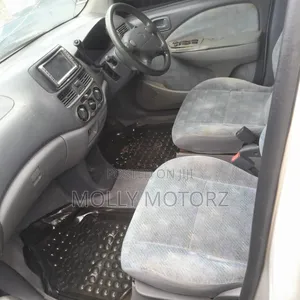 Toyota Raum 2004 White