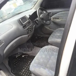Toyota Raum 2004 White