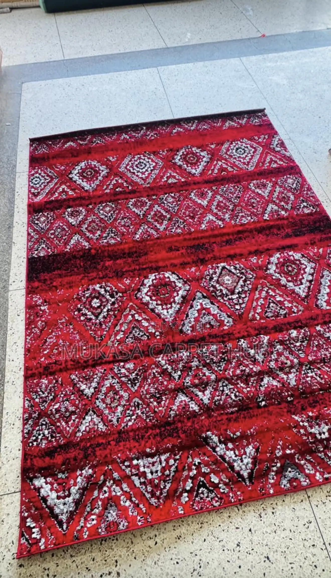 Elegant Floral Centre Carpet