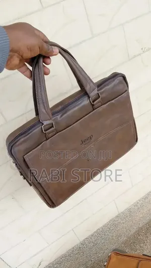 Men's Leather Messenger Shoulder Bag - Coffee Brown