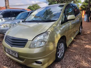 Toyota Corolla Spacio 2006 Yellow