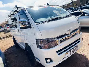 Toyota Grand HiAce 2015 White
