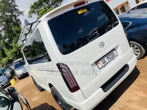 Toyota Grand HiAce 2015 White