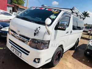 Toyota Grand HiAce 2015 White