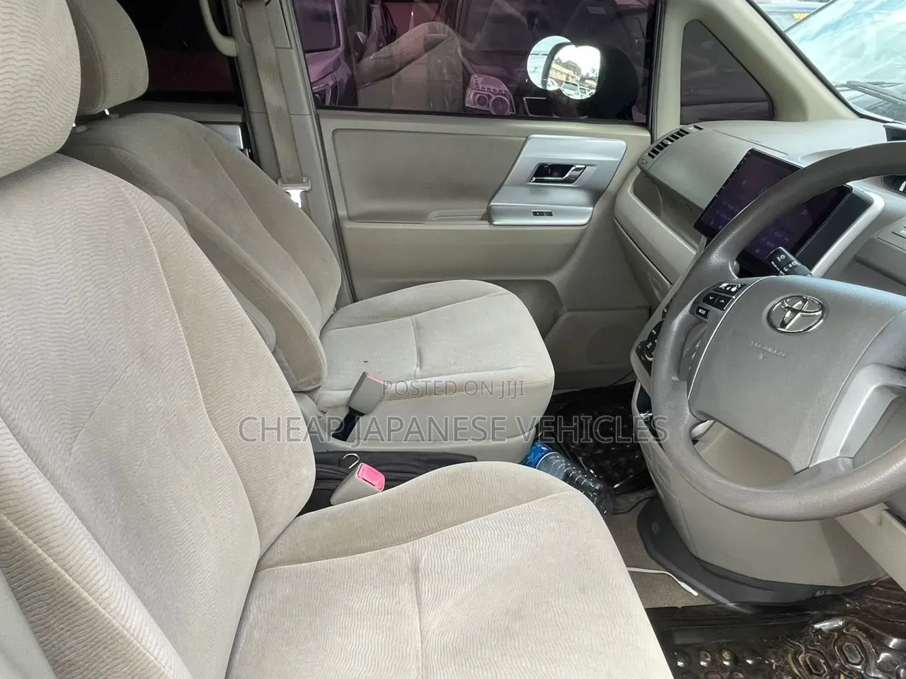 Toyota Noah 2.0 158hp FWD (8 Seater) 2012 Teal