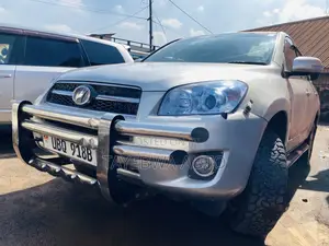 Toyota RAV4 2010