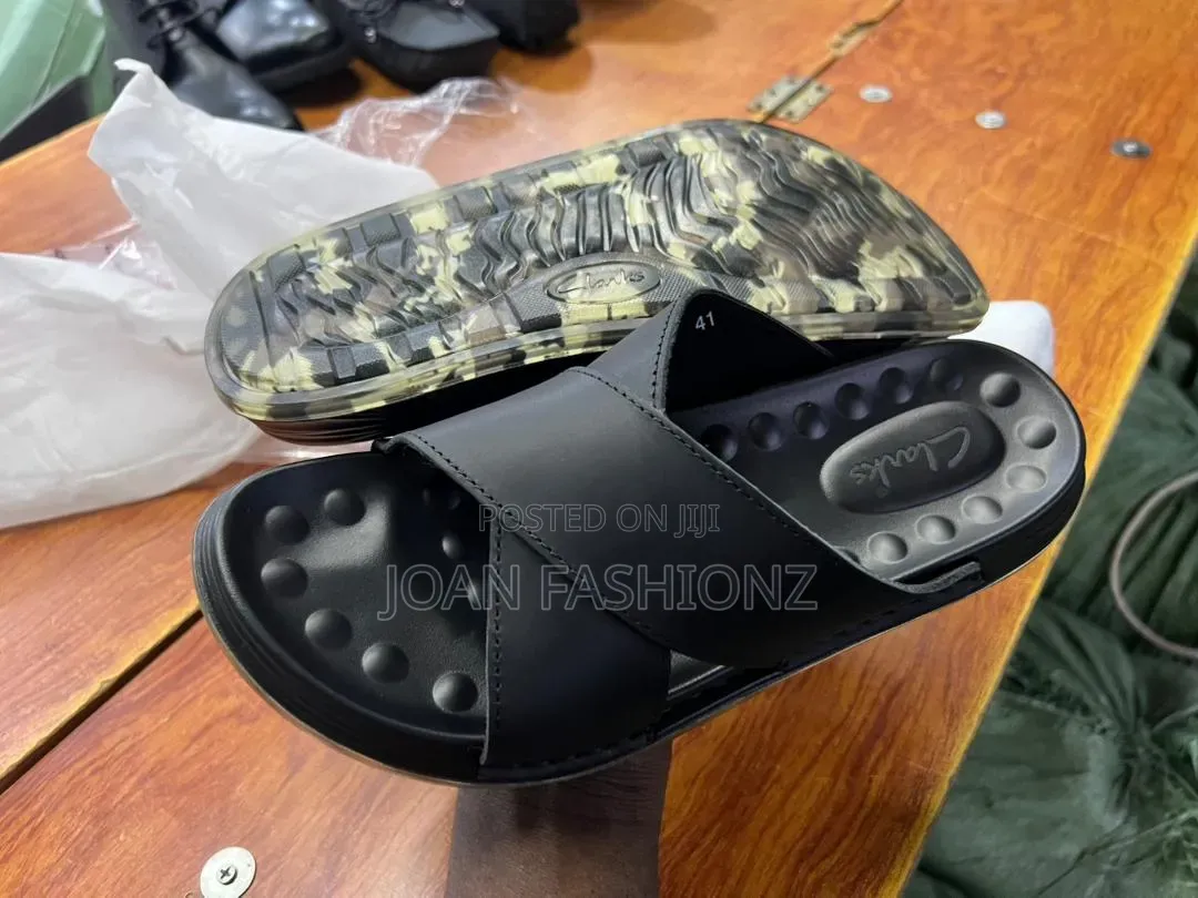 Comfy Leather Cross Sandals _Black