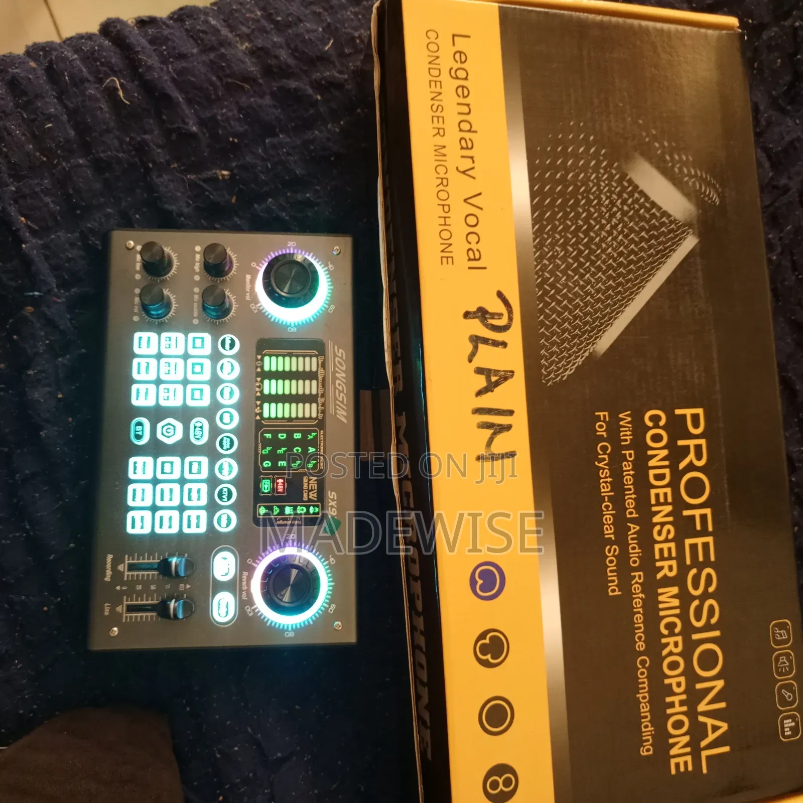 Selling This Studio Microphone With a Sound Card