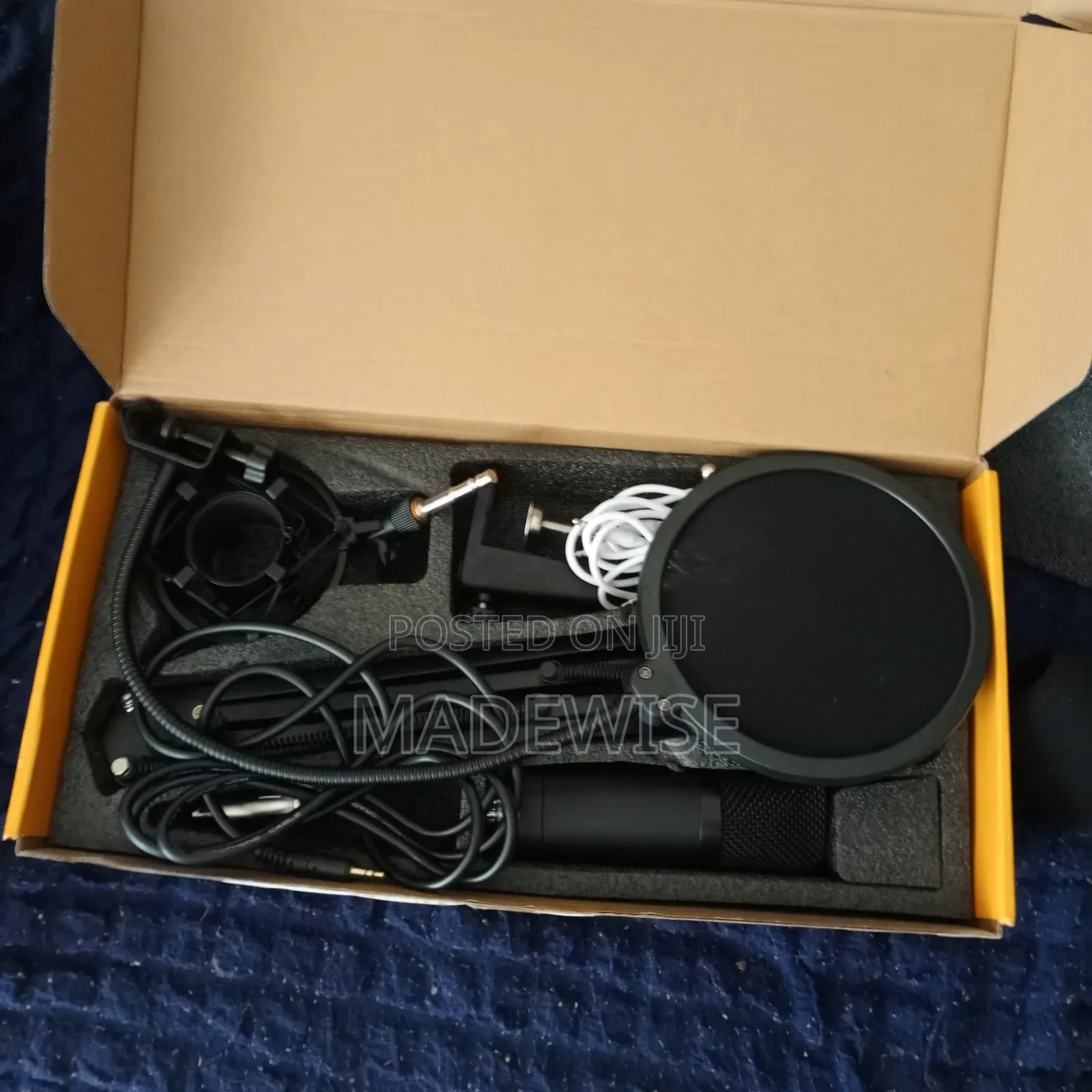 Selling This Studio Microphone With a Sound Card