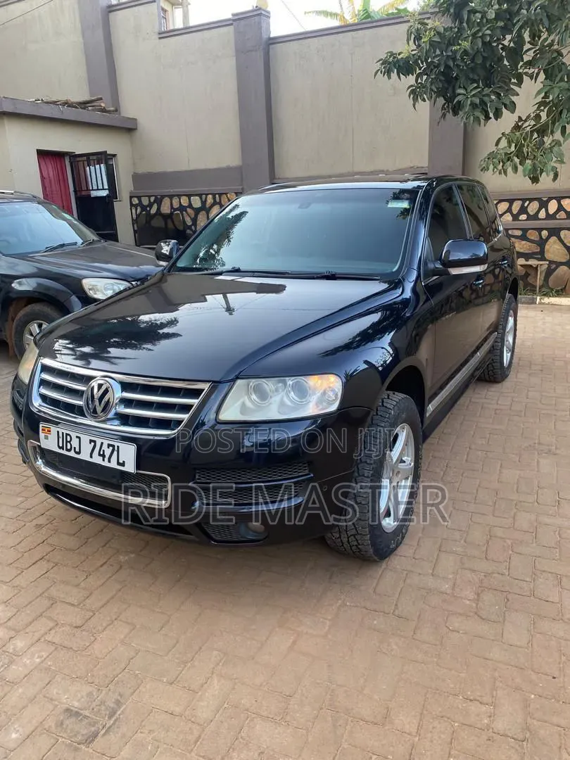 Volkswagen Touareg 2012 Black