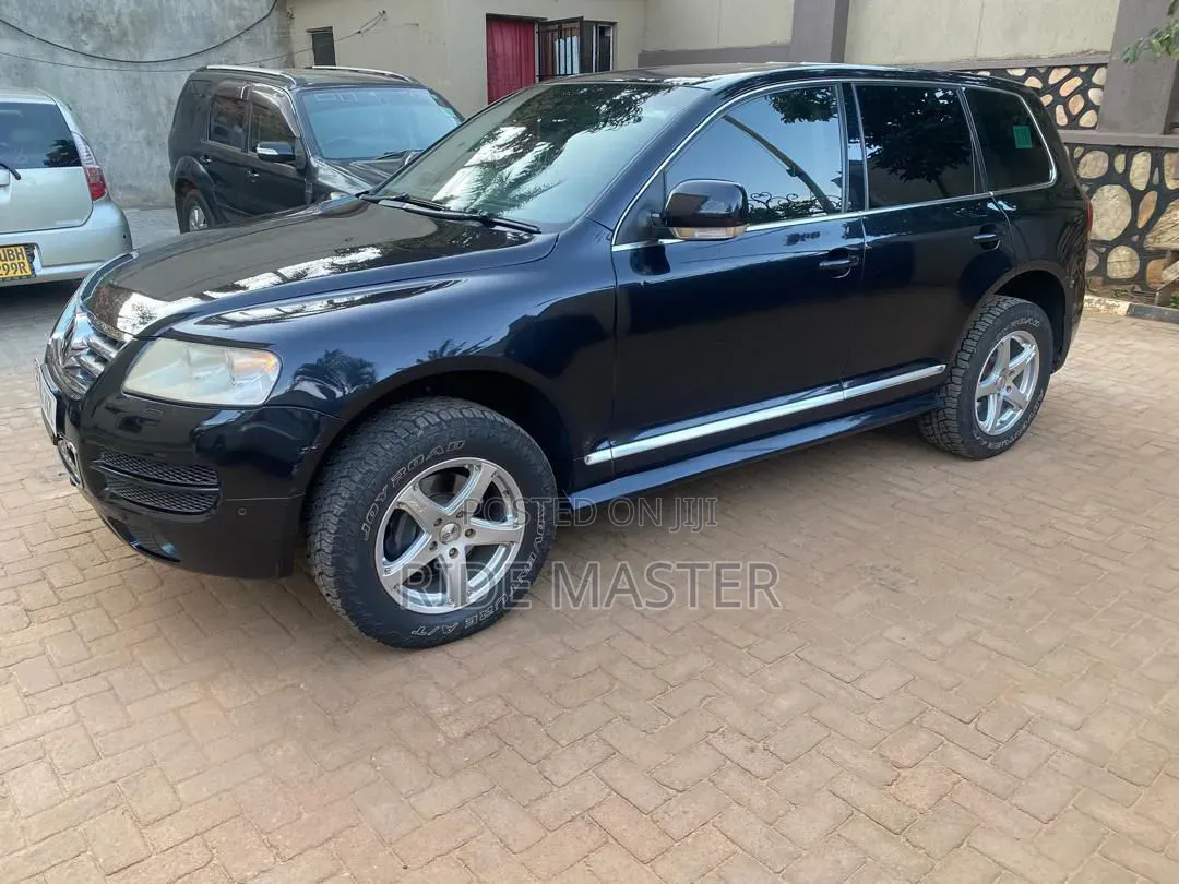 Volkswagen Touareg 2012 Black