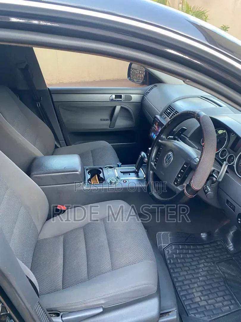 Volkswagen Touareg 2012 Black