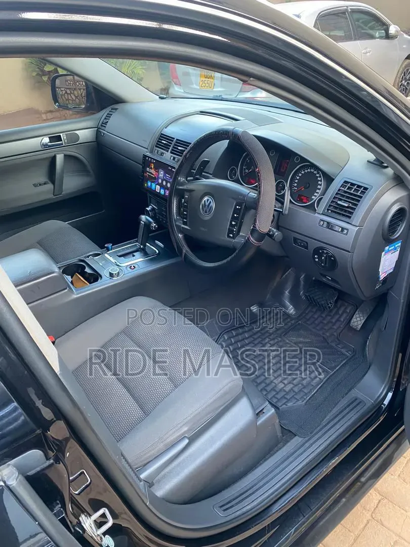 Volkswagen Touareg 2012 Black