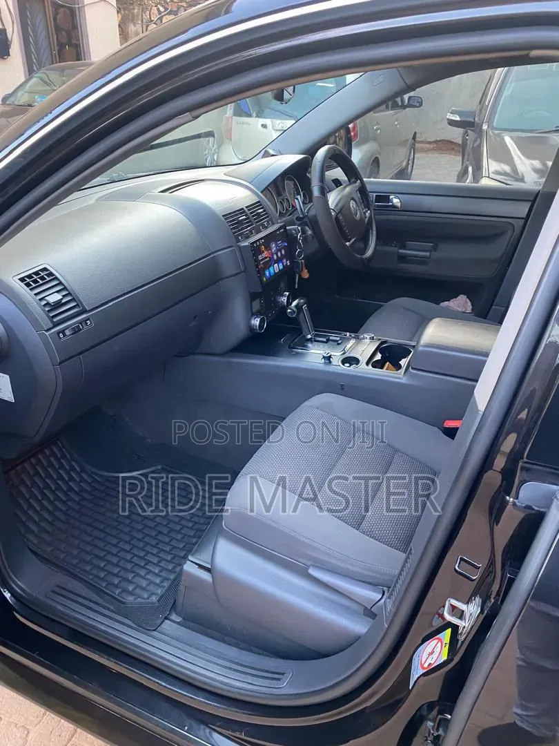 Volkswagen Touareg 2012 Black