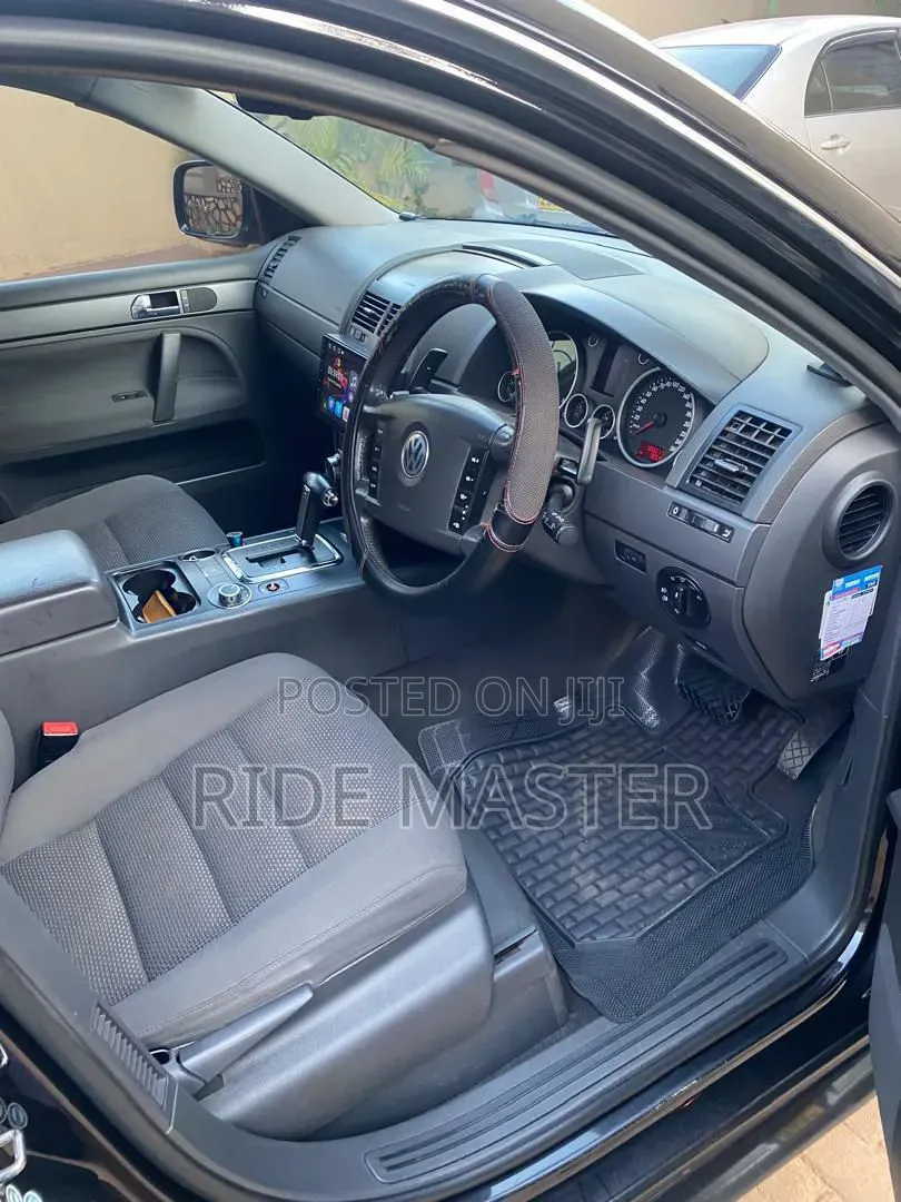 Volkswagen Touareg 2012 Black