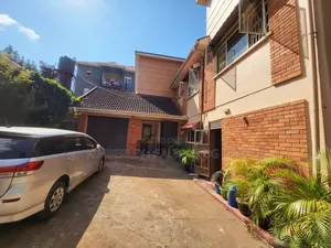 10bdrm Mansion in Makindye for sale