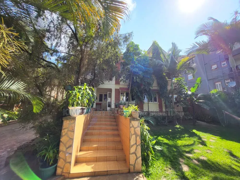 10bdrm Mansion in Makindye for sale