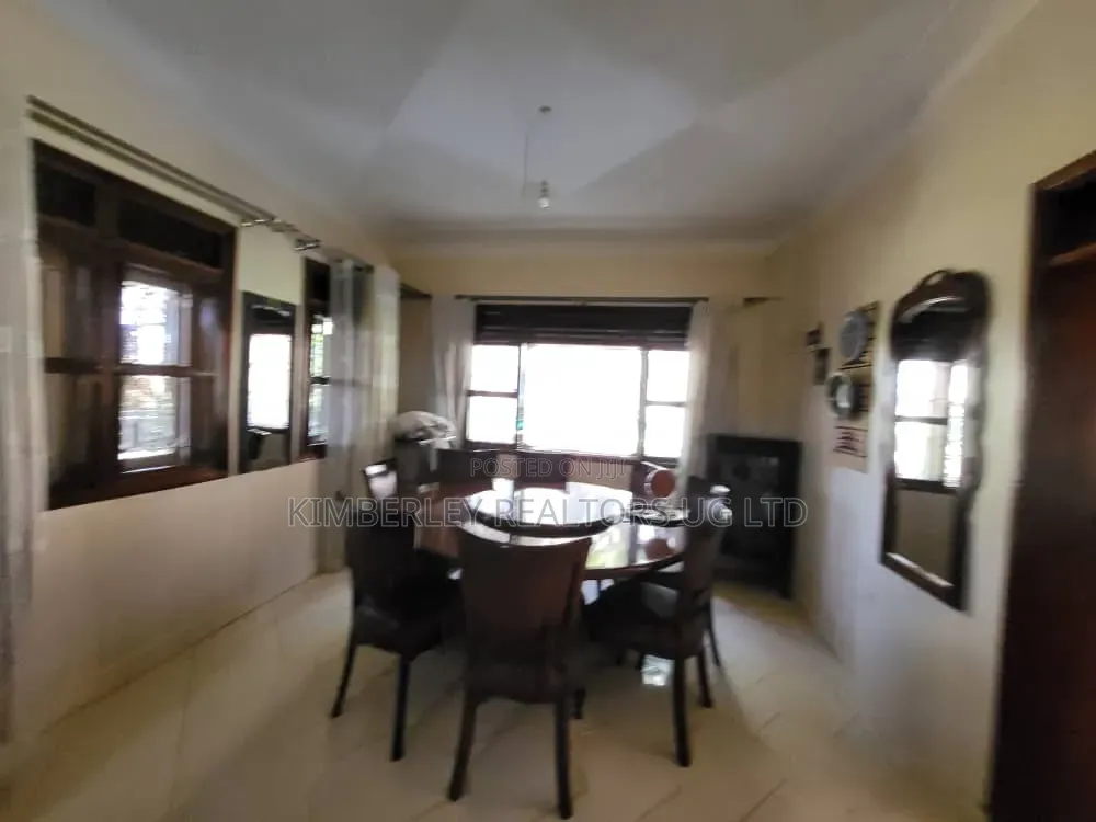 10bdrm Mansion in Makindye for sale