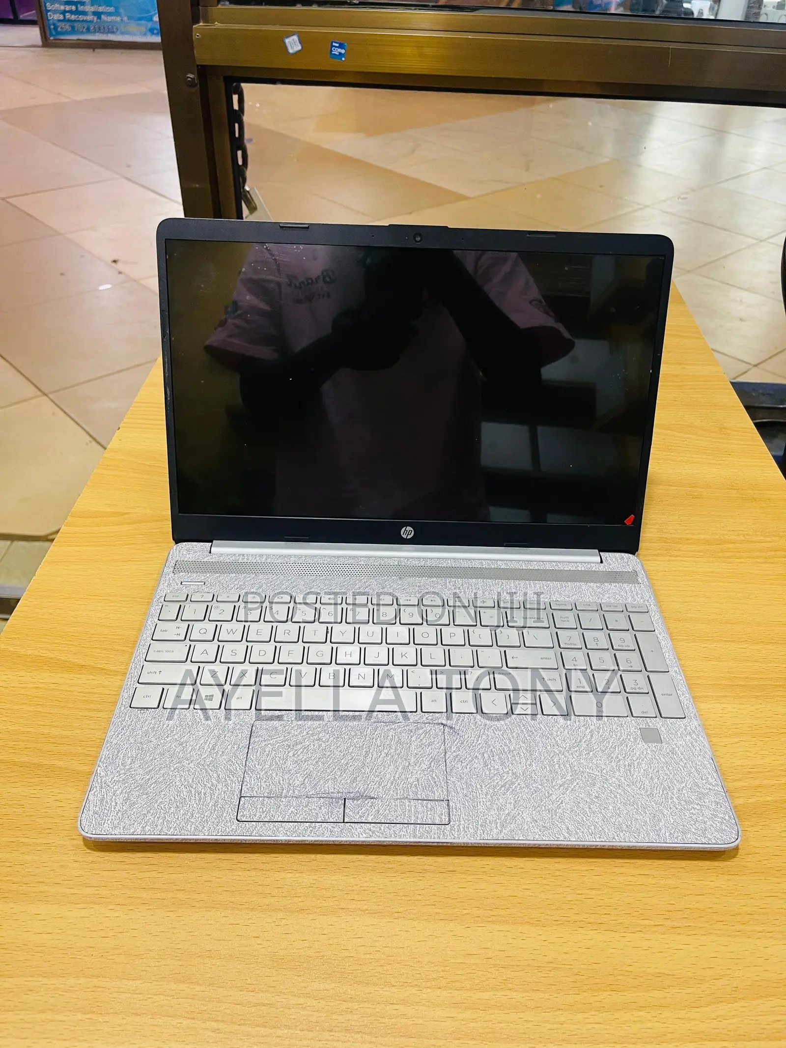 New Laptop HP 15-dw0037wm 8GB AMD Ryzen 5 SSD 256GB